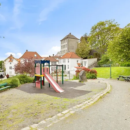 Behind Bryggen - Renovated - Budget Friendly Bergen Buitenkant foto