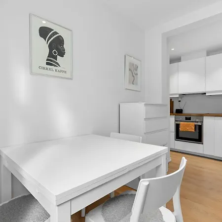 Behind Bryggen - Renovated - Budget Friendly Bergen Buitenkant foto